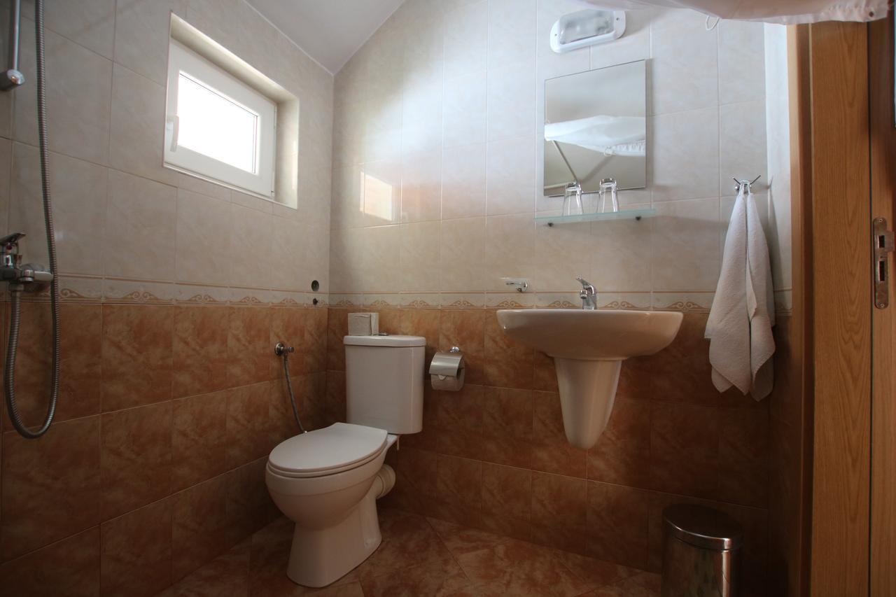 Camera Doppia con Letti Singoli con Bagno Privato